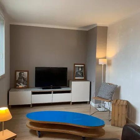 Apartment Centre Superb With Parking *